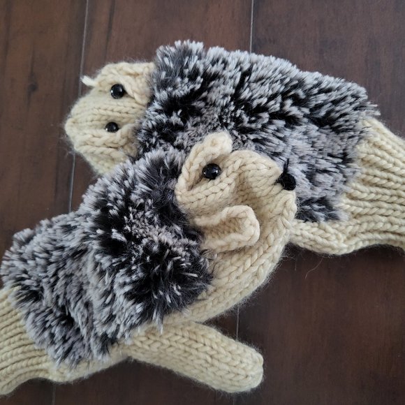 Accessories - Cute porcupine mittens